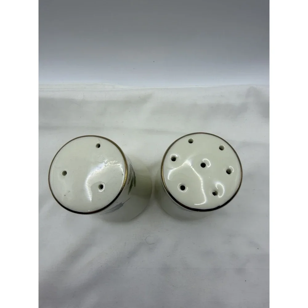 Holiday Christmas Salt & Pepper Shakers Ceramic White Holly and Berries Gold Rim